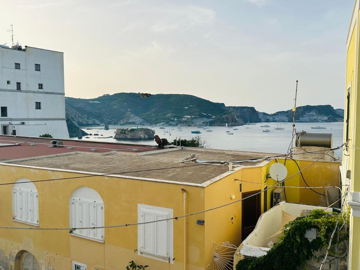 Sky Ponza - Immobilevante المظهر الخارجي الصورة